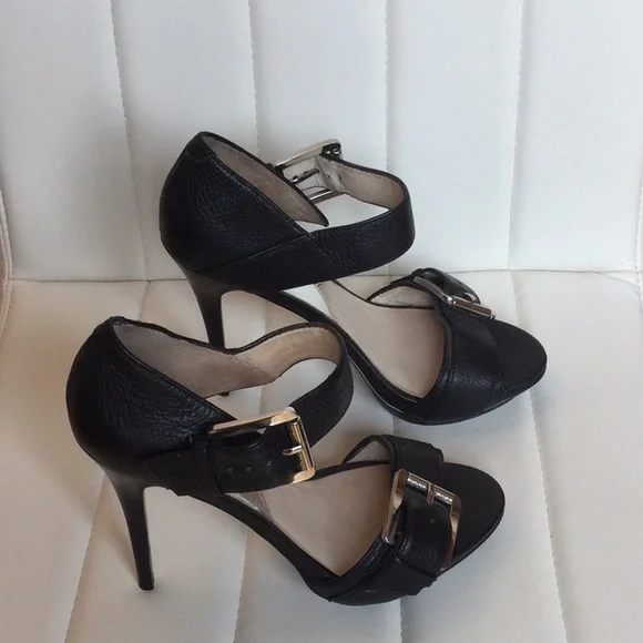 EUC Michael Kors Women's Black 8.5 Heels Sandals - Picture 2 of 15